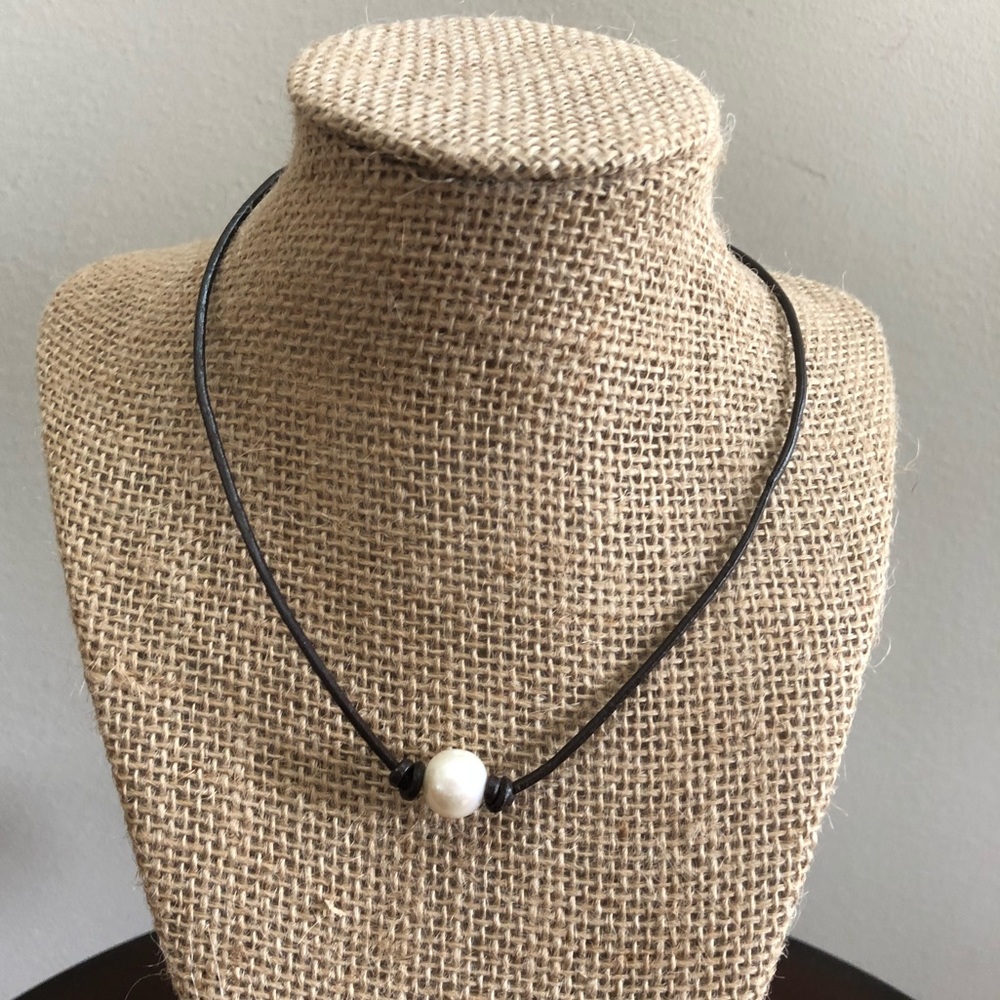 Pearl short necklace